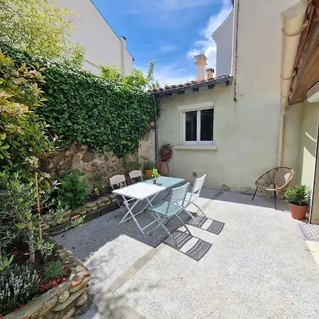 Maison Au Coeur De La Cite Feriehus