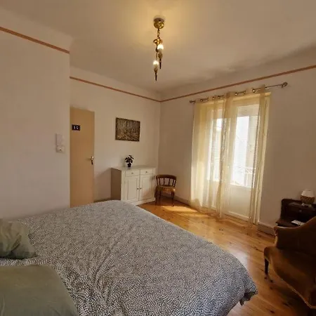 Maison Au Coeur De La Cite בית נופש *